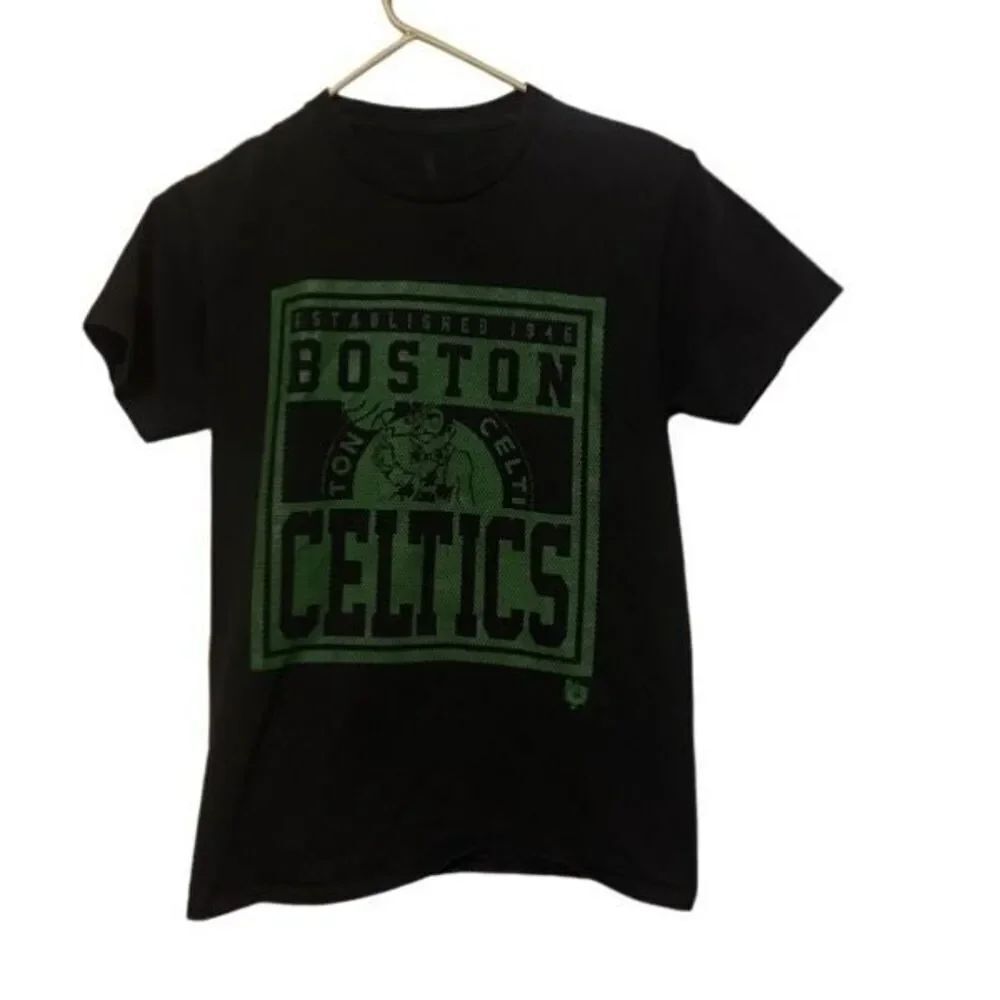 Boston Celtics Size Small T-Shirt